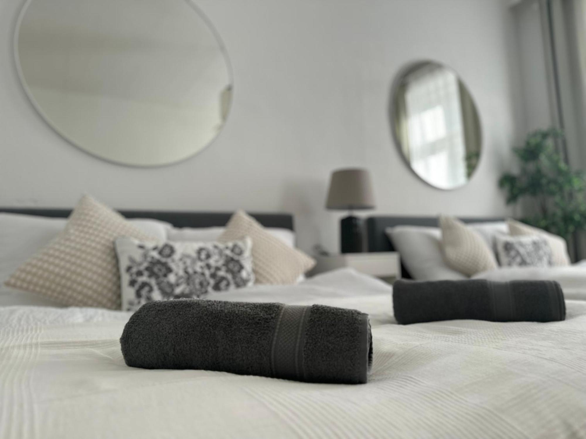 Spacious Apartment, 3 Min To U1 Reumannplatz Bécs Kültér fotó