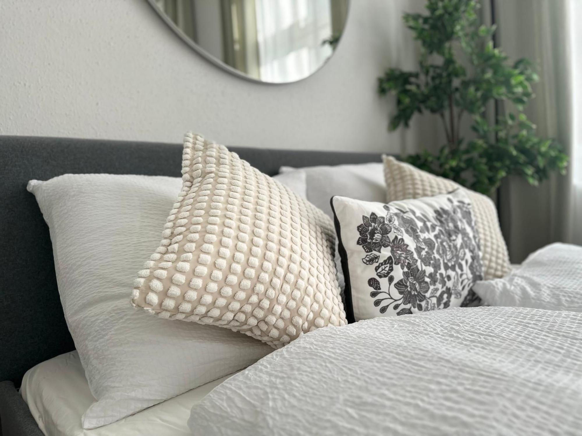 Spacious Apartment, 3 Min To U1 Reumannplatz Bécs Kültér fotó