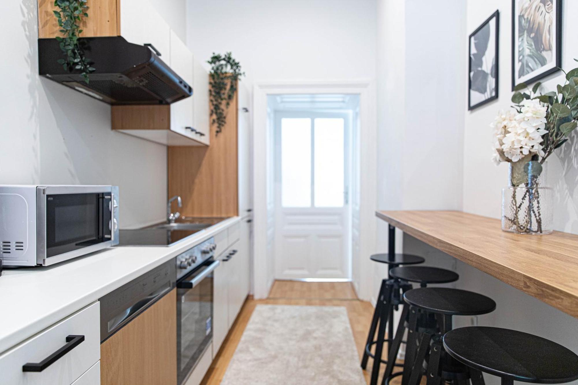 Spacious Apartment, 3 Min To U1 Reumannplatz Bécs Kültér fotó