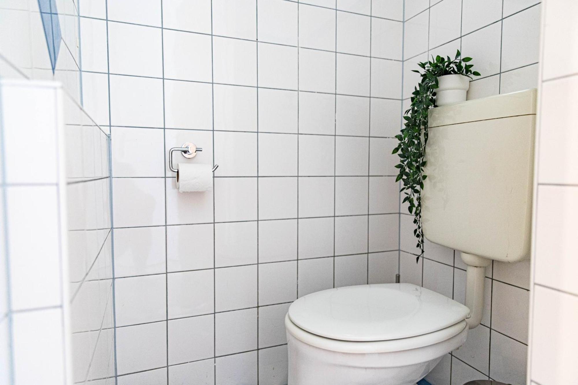 Spacious Apartment, 3 Min To U1 Reumannplatz Bécs Kültér fotó