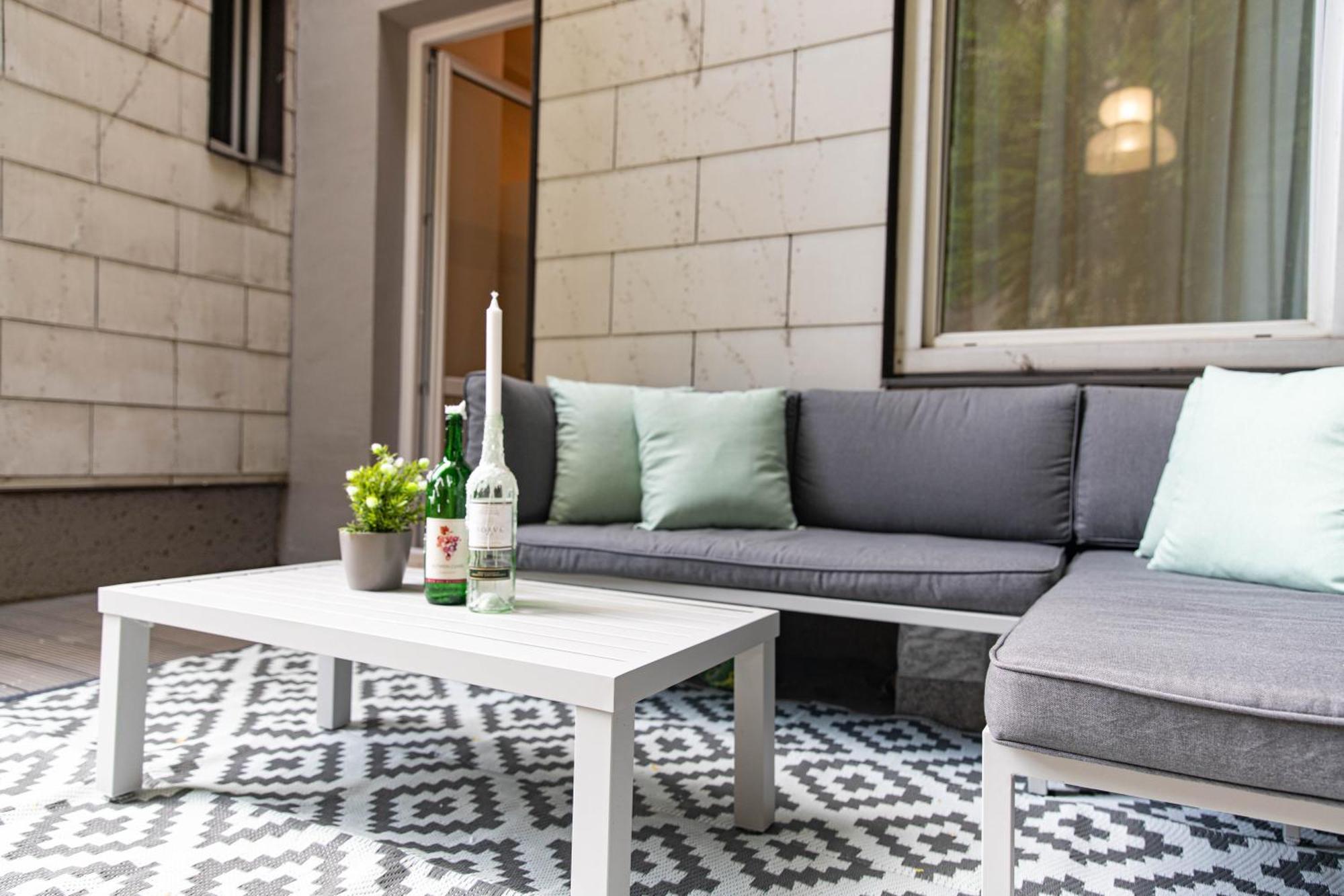 Spacious Apartment, 3 Min To U1 Reumannplatz Bécs Kültér fotó