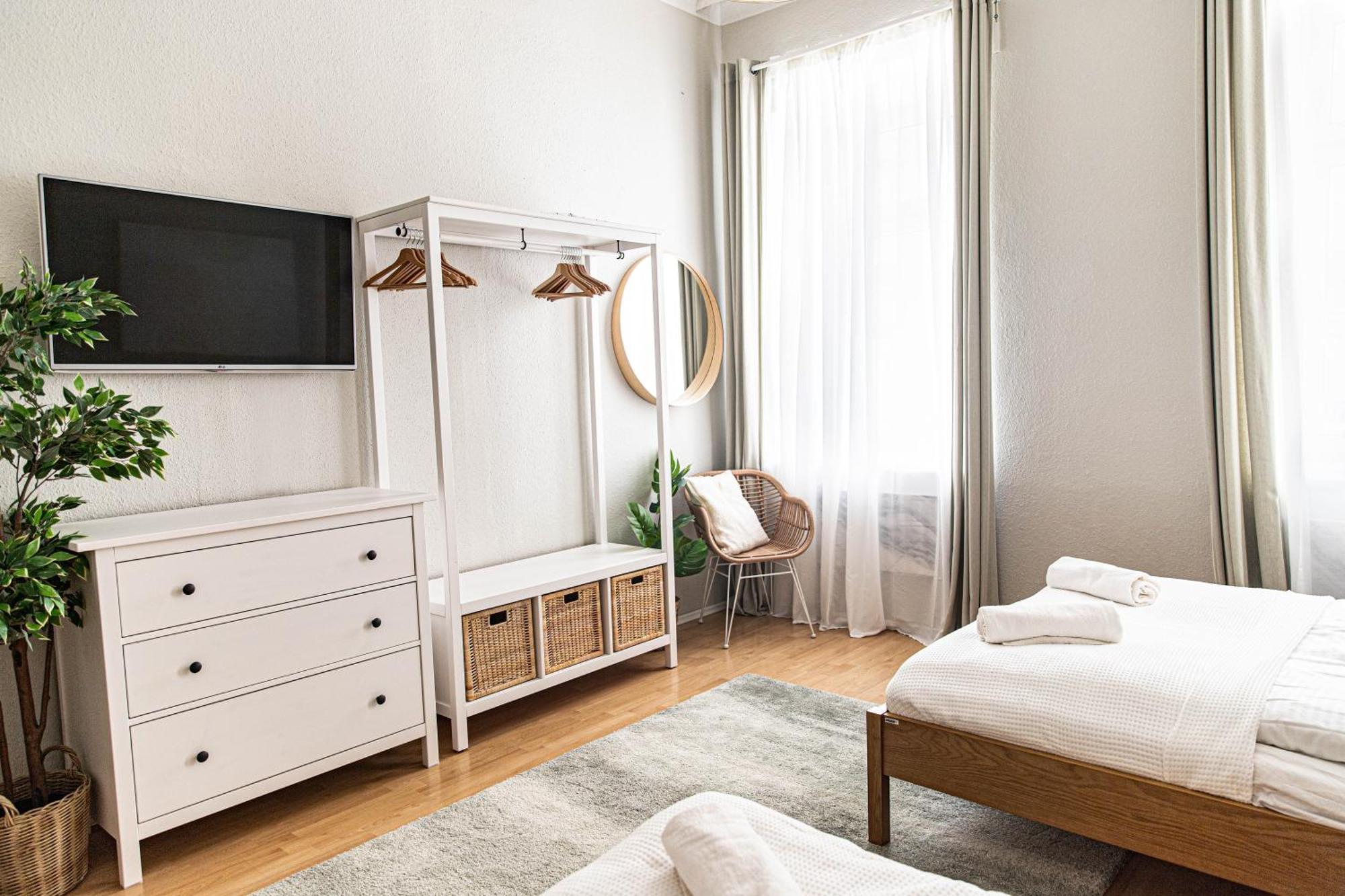 Spacious Apartment, 3 Min To U1 Reumannplatz Bécs Kültér fotó