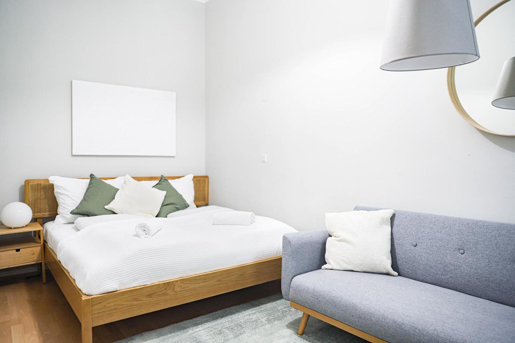 Spacious Apartment, 3 Min To U1 Reumannplatz Bécs Kültér fotó